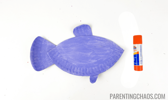 rainbow fish paper plate craft step 5: glue together