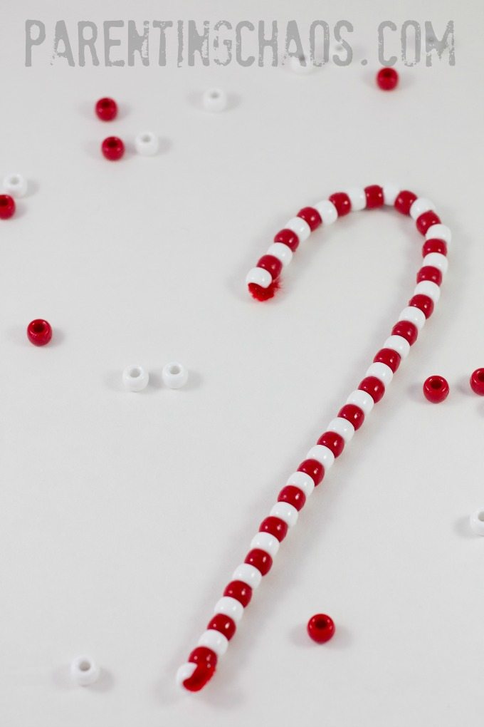 This beaded candy cane is SIMPLE enough for me to do with the kids!