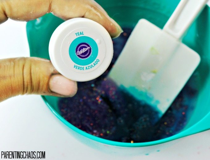 This trick on how to dye glue is brilliant!