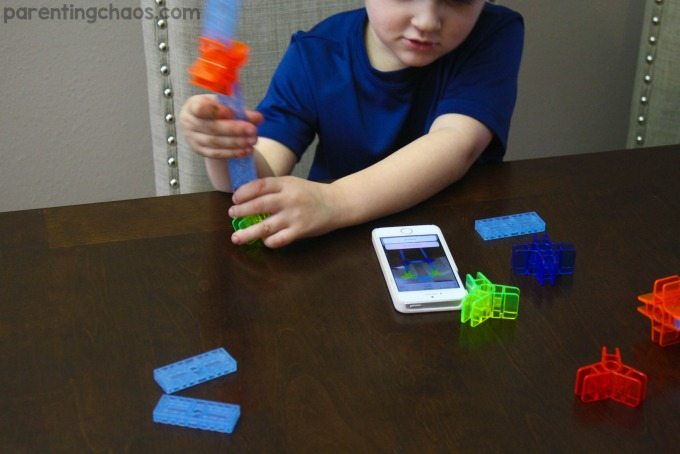 Is tech time becoming a battle in your home? Set up this simple construction photo build challenge and get your kids creating off screen!