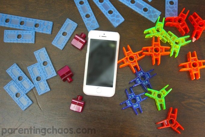 Is tech time becoming a battle in your home? Set up this simple construction photo build challenge and get your kids creating off screen!