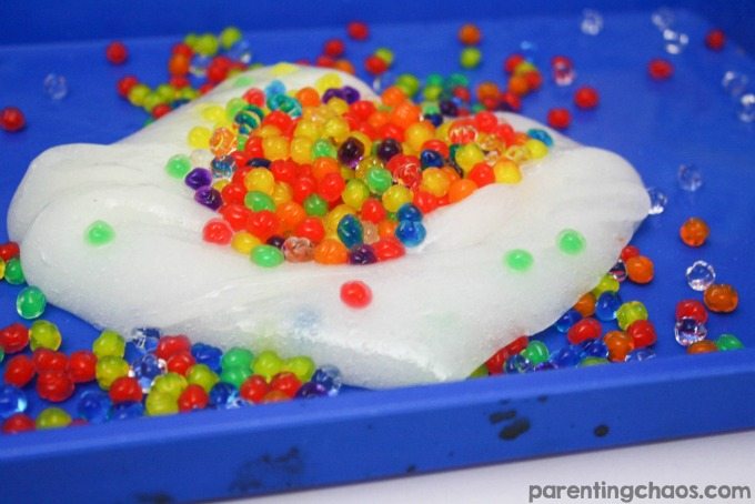 Learning how to make waterbead slime is a super fun science activity! Plus it is a fun sensory bin to play with afterwards!