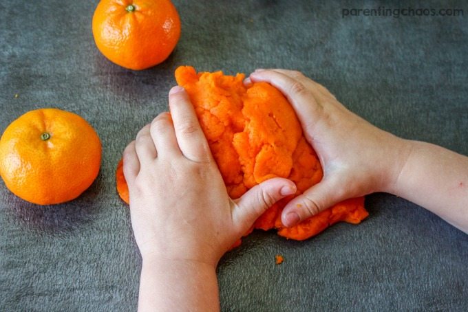 How to Make Homemade Orange Dreamsicle Playdough!