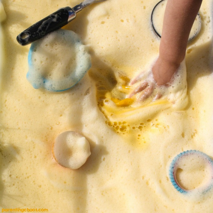MakeOrange Scented soap foam with the kids for a super engaging sensory activity