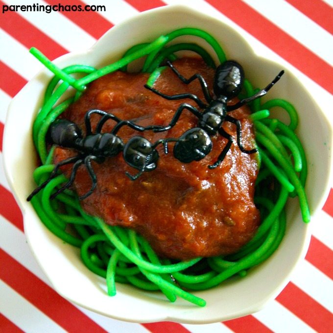 In our house, the kids just love bug themed sensory play. If your little ones are like mine, they’re sure to love this kids spaghetti recipe!