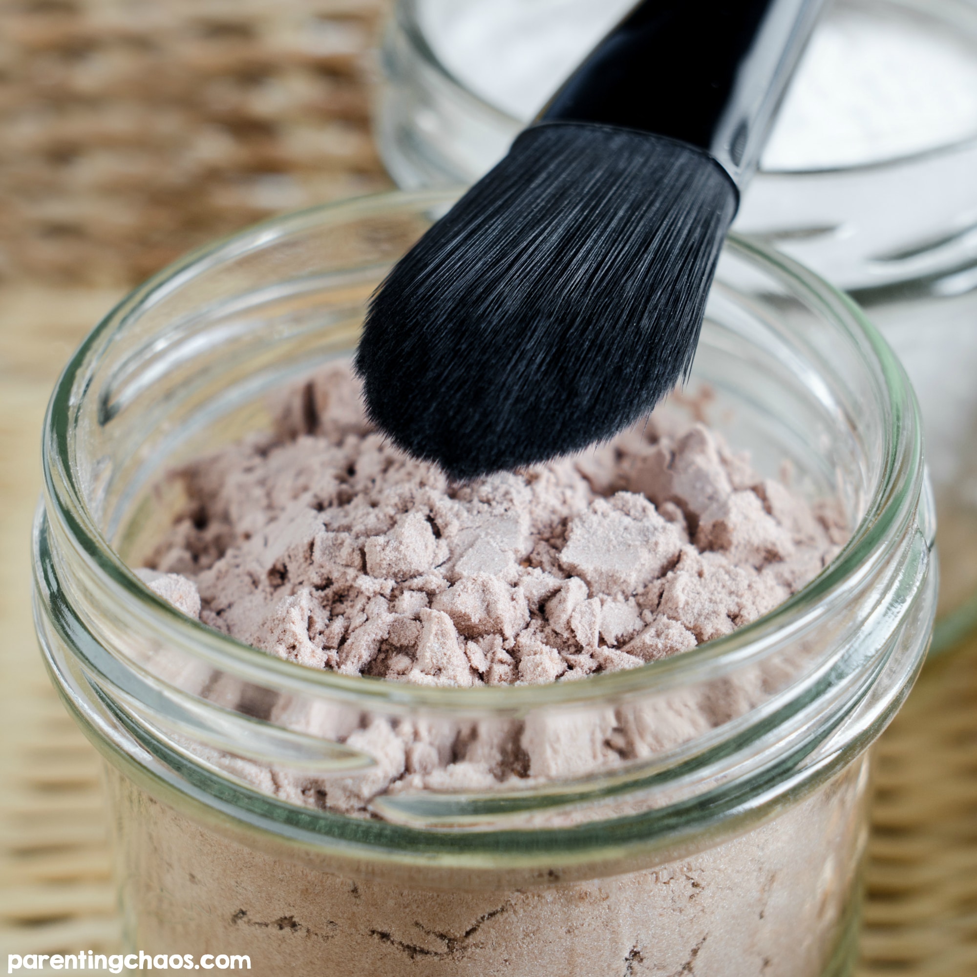 How to Make Homemade Mineral Foundation