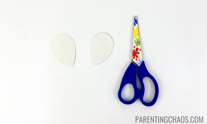 bee paper plate craft step 5 cut out the wings